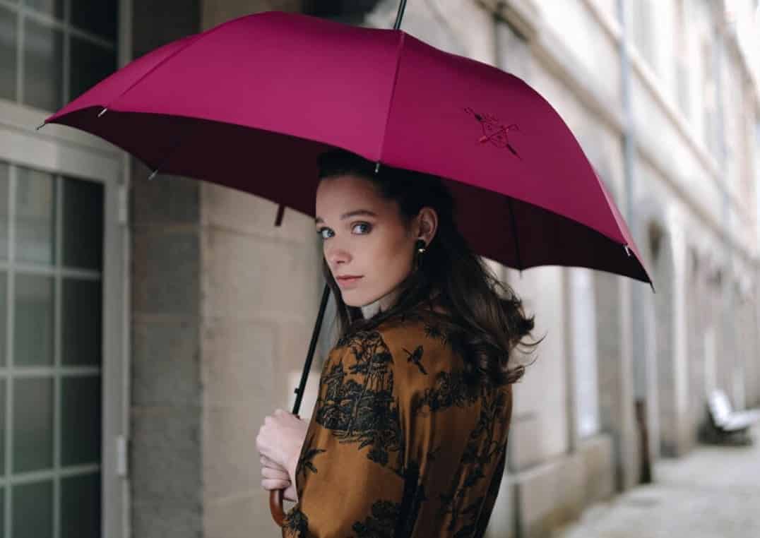 pourquoi offrir un parapluie personnalisé à ses clients